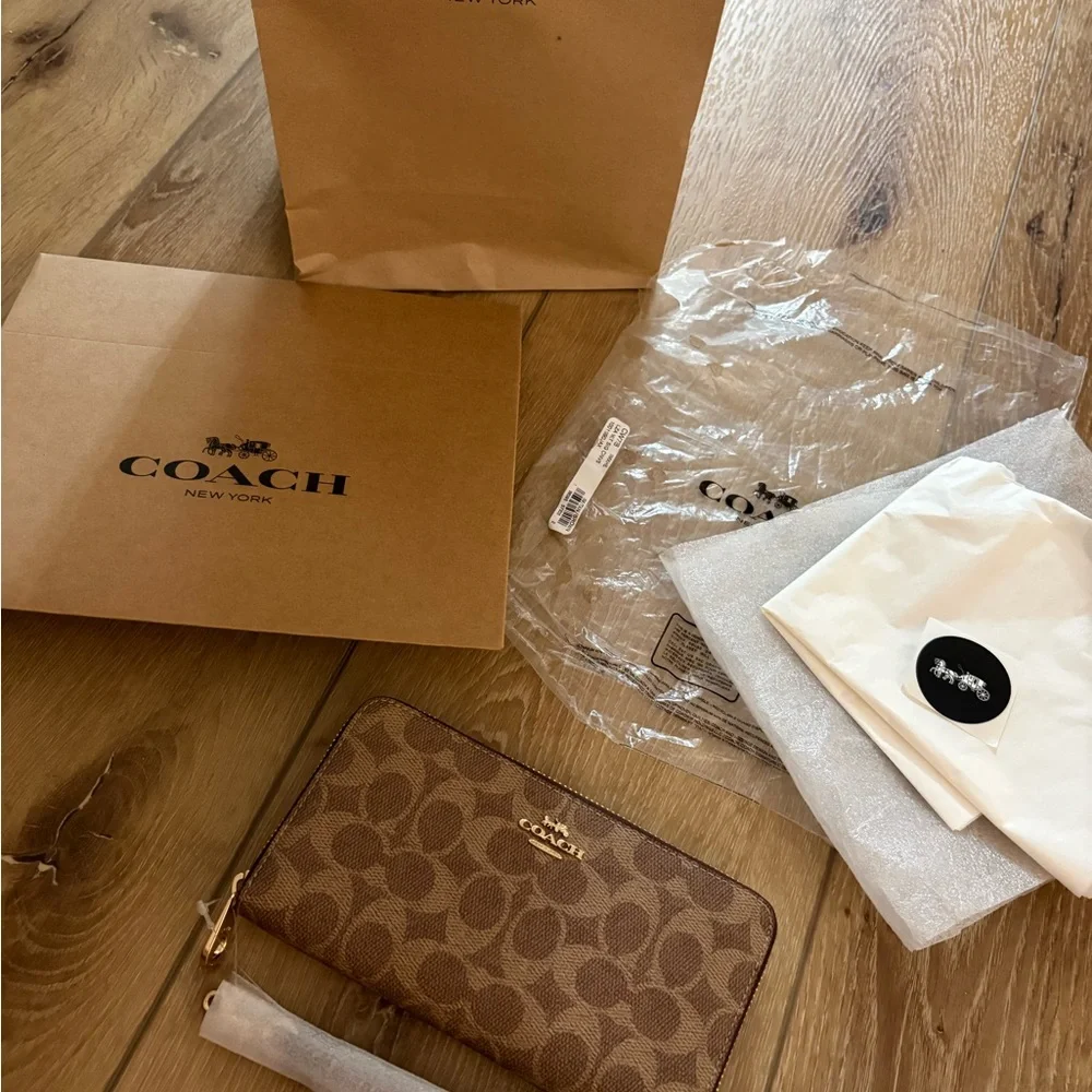 Coach Brown Signature Zip Wallet with Detachable Wrist Strap - Picture 3 of 4